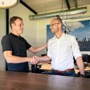 De nieuwe CEO Erik Driessen (links) en de vertrekkende Rudy Dijkstra (bron: Acquaint)