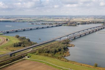 Moerdijkbruggen Brabant